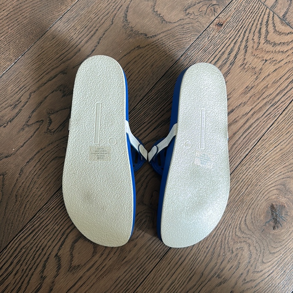 New in Box. Tommy Hilfiger Red, White & Blue Relina Sandals Size 8.5M - Picture 11 of 11